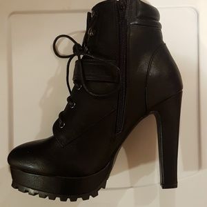 Black Platform Heeled Lace up Bootie